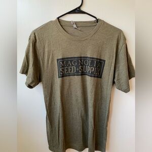 Women’s Magnolia shirt